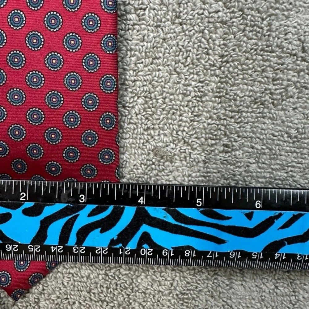 Hathaway Mens Silk Tie Red Blue Geometric Medallion Pattern Made in USA Classic